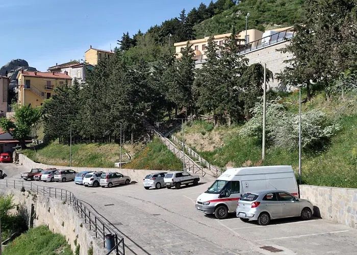 Nocleg ze śniadaniem Pietrapantone 3*